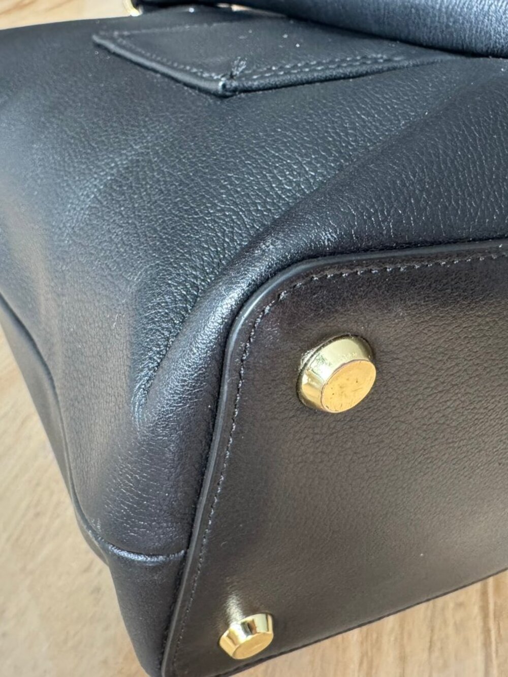 Tumi Voyageur "Monika" Leather Tote Laptop Bag BLACK GOLD HARDWARE LIKE NEW - Picture 10 of 17